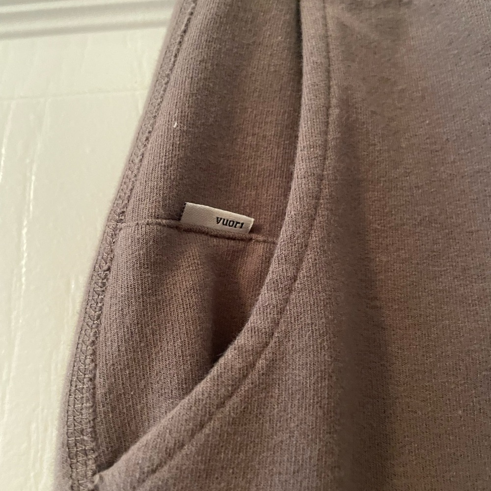 Vuori light brown sweatpants